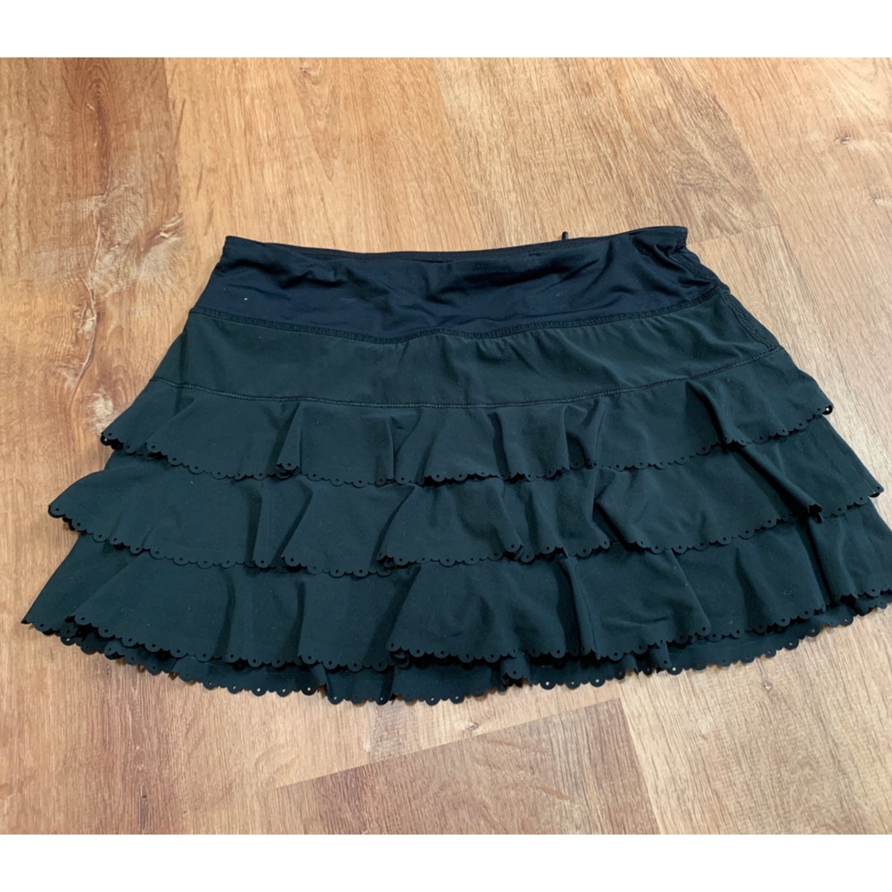 Lululemon skirt short size 4
